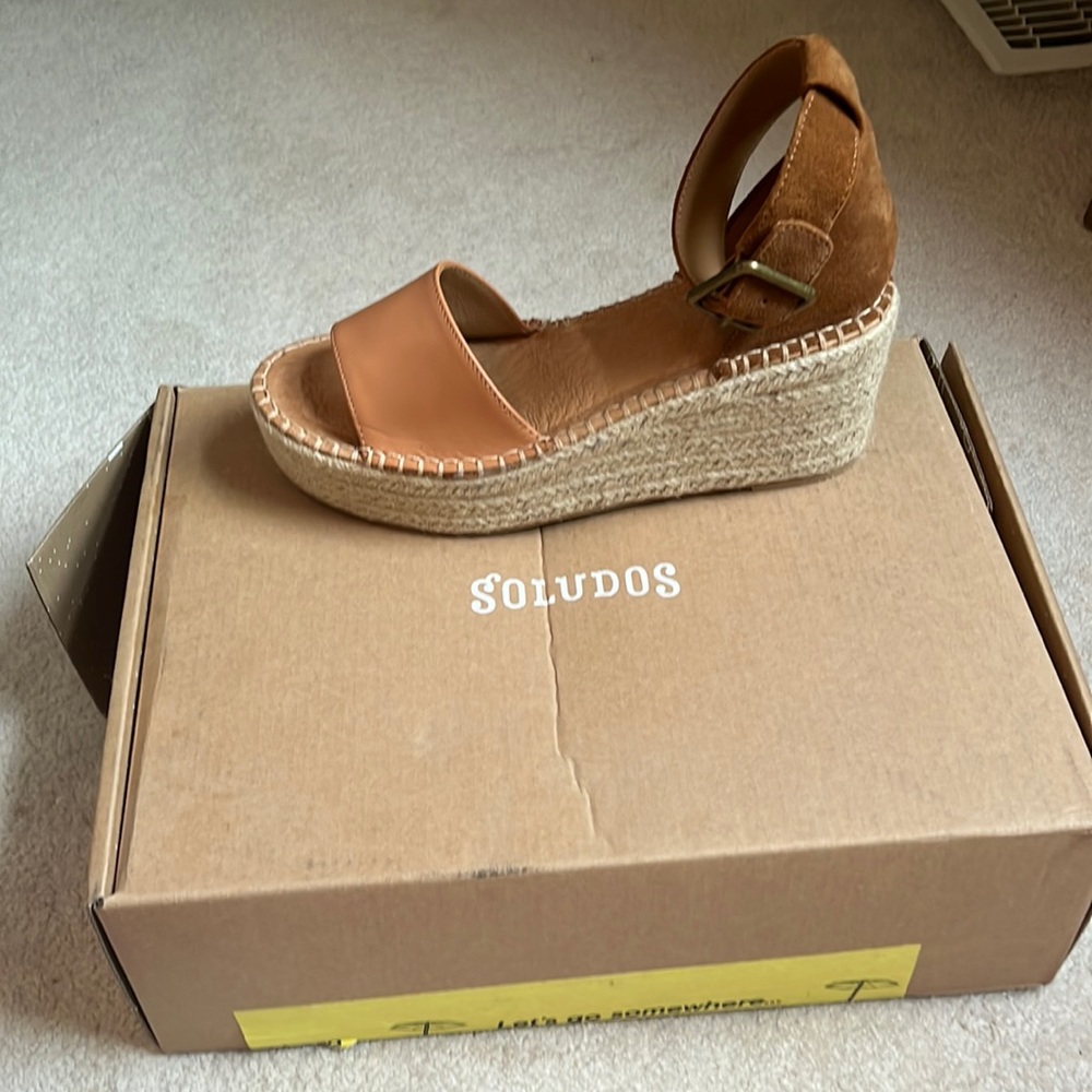 Soludos Palermo platform wedge size 6 walnut color brand new never worn